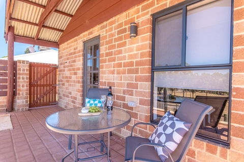 'Bindoon Valley Escape' Cottage - Click Find 6