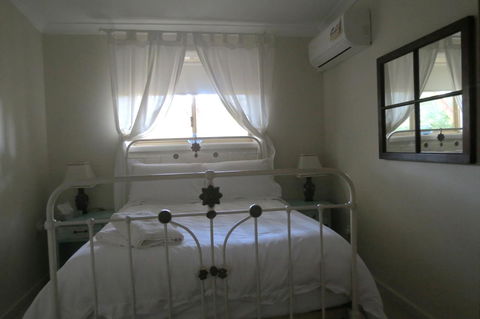 Bentwood Olive Grove Accommodation - DBD 6