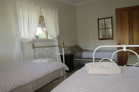 Bentwood Olive Grove Accommodation - DBD 5
