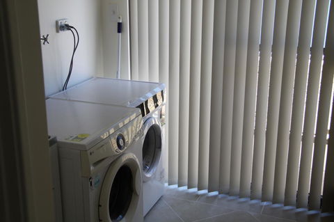 Byford House On The Scarp - Click Find 19