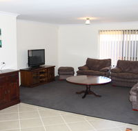 Byford House on the Scarp - Click Find