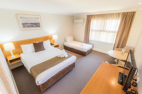 Hospitality Carnarvon, SureStay By Best Western - Lawyer Find 7
