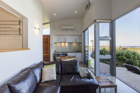 Aquatic Visions Luxury Apartments - Bet 4u 10