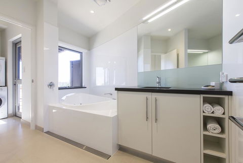 Aquatic Visions Luxury Apartments - Bet 4u 19