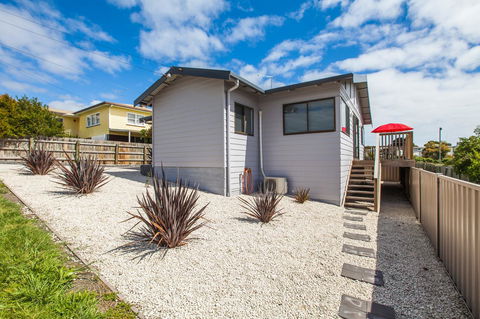 Bircoo Cottage Beach And Golf Getaway - Click Find 0