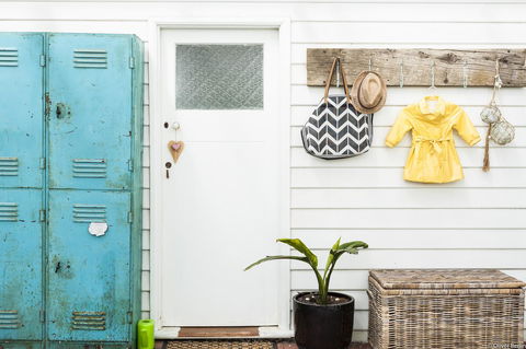 On The Beach Waterfront Apartment - Click Find 15