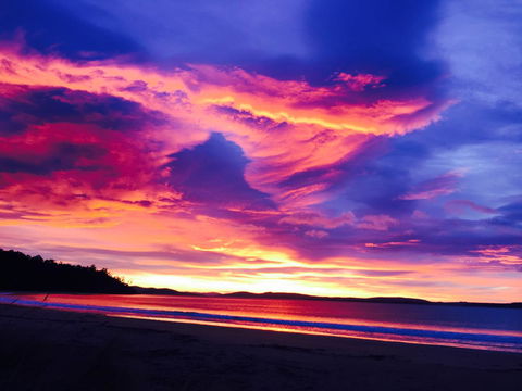 On The Beach Waterfront Apartment - Click Find 17