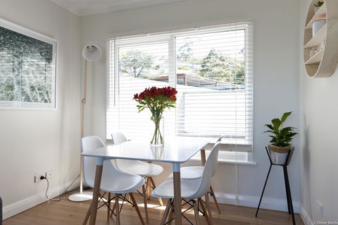 On The Beach Waterfront Apartment - Click Find 4