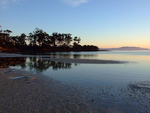 Convict Beach House - Click Find 0