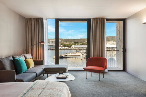 MACq 01 Hotel - Click Find 28