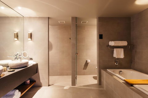 MACq 01 Hotel - Click Find 27