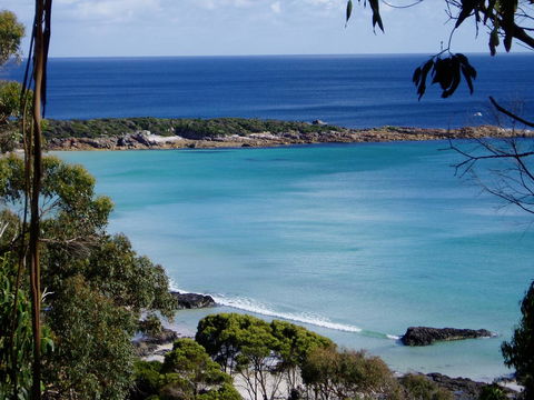 Seascape Beach House - Click Find 11
