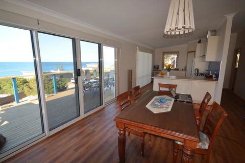 Seascape Beach House - Click Find 3