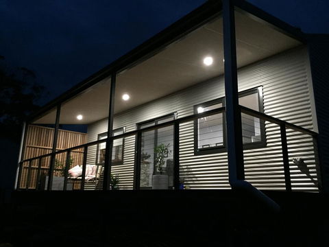 Manna Hill Farm - Click Find 24