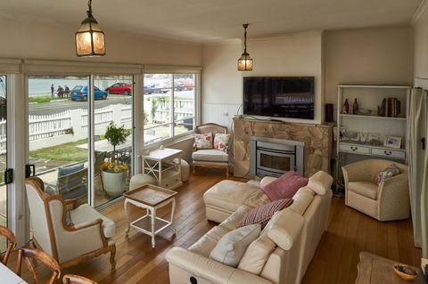 The Ultimate Beach House - Click Find 3