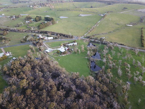 Platypus Park Country Retreat - Click Find 3