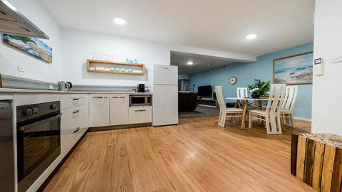 Ulverstone River Edge HolidayApartments - Click Find 20