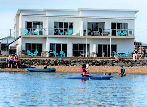 Ulverstone River Edge HolidayApartments - Click Find 8