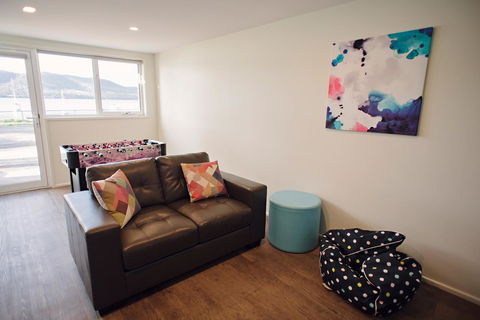 The Holiday Home People - DBD 10