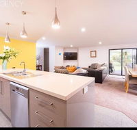 Euphoria House - Bet 4u