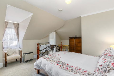Cambridge House Bed & Breakfast - Click Find 7