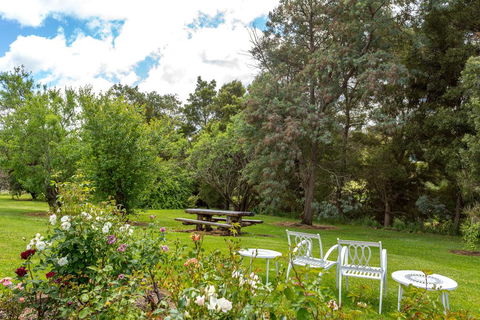 Cambridge House Bed & Breakfast - Click Find 21