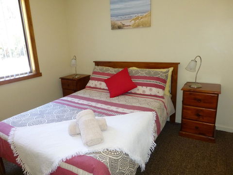 Eagles Rise Tasmania - Click Find 21