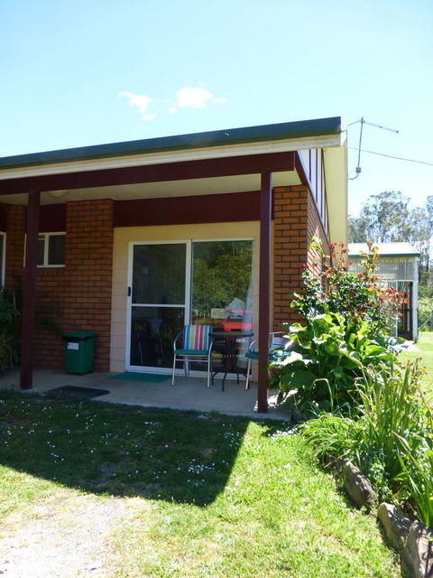 Quamby Pines Chalet - Click Find 25