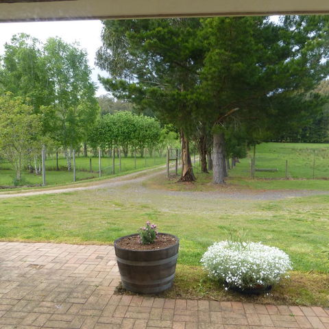 Quamby Pines Chalet - Click Find 24