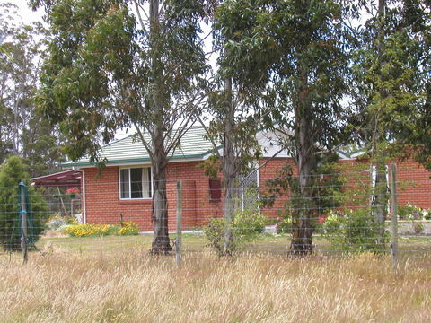 Quamby Pines Chalet - Click Find 21