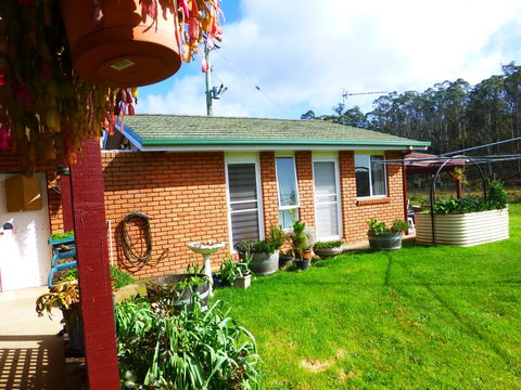 Quamby Pines Chalet - Click Find 22