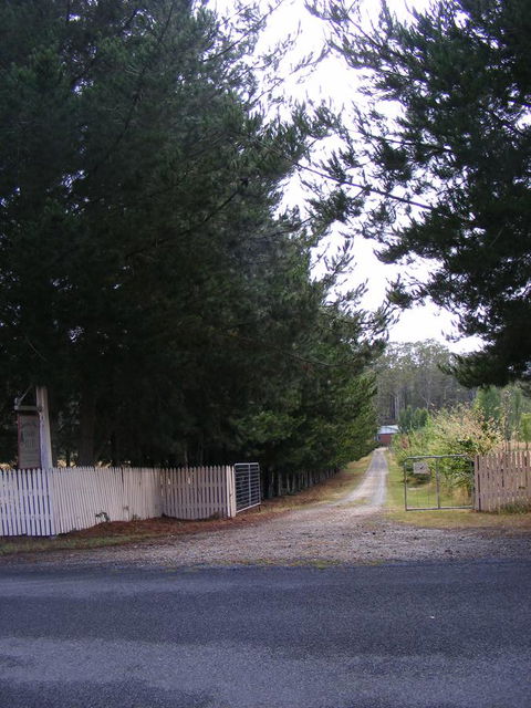 Quamby Pines Chalet - Click Find 2