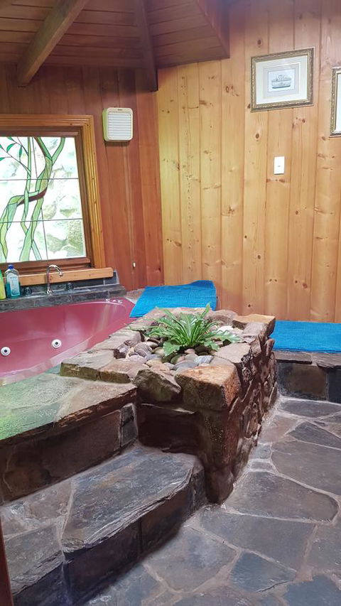 Whispering Hills Retreat - Click Find 9