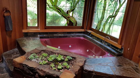 Whispering Hills Retreat - Click Find 4