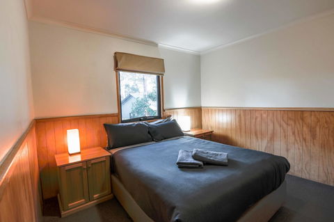 Cradle Mountain Wilderness Village - Click Find 24