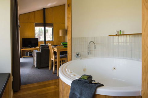 Cradle Mountain Wilderness Village - Click Find 20
