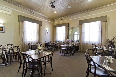 Deloraine Hotel - Click Find 30