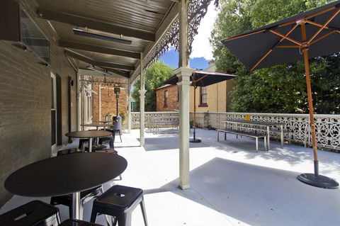 Deloraine Hotel - Click Find 28