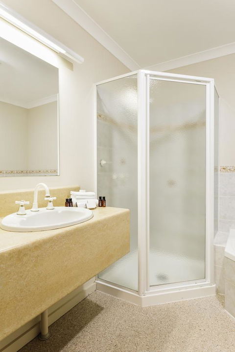 Cradle Mountain Hotel - Click Find 10