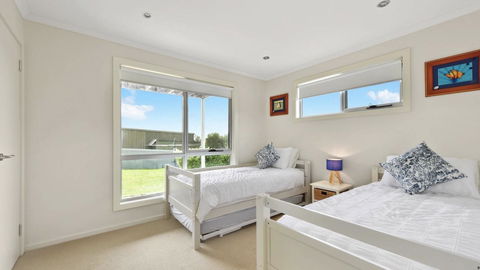 Seas The Day - Seaside Getaway - Click Find 10
