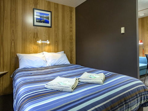 Discovery Parks â€“ Cradle Mountain - Click Find 17