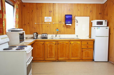 Discovery Parks â€“ Cradle Mountain - Click Find 30