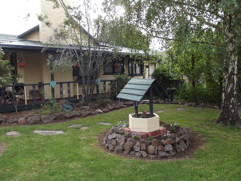 Blue Wren Riverside Cottage - Click Find 4