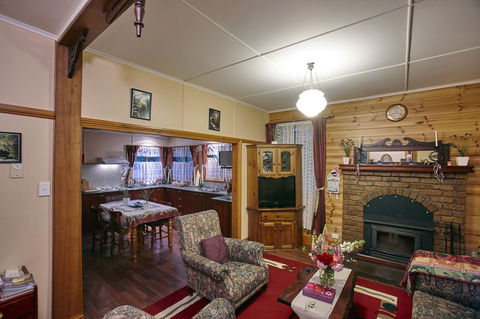 Blue Wren Riverside Cottage - Click Find 16