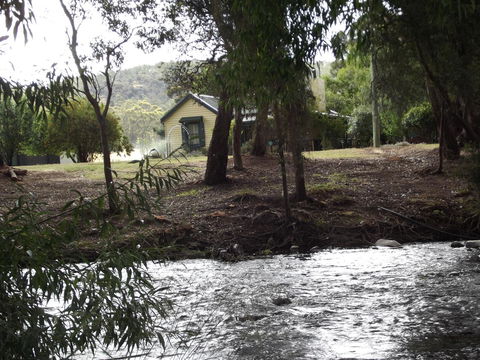 Blue Wren Riverside Cottage - Click Find 6