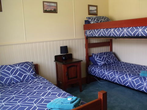 Blue Wren Riverside Cottage - Click Find 2