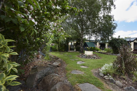 Blue Wren Riverside Cottage - Click Find 5
