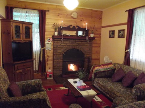 Blue Wren Riverside Cottage - Click Find 18