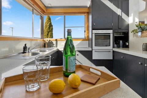 That '70s House - Bet 4u 12