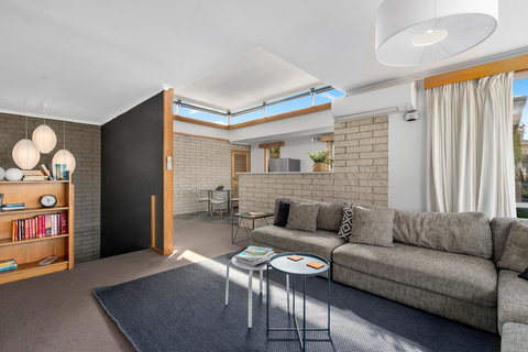 That '70s House - Bet 4u 6